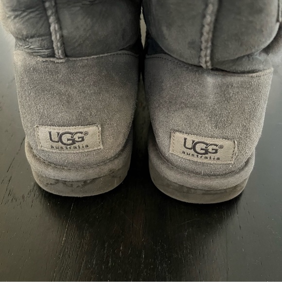 🧡GUC🧡 UGG AUSTRALIA Bailey Triplet Button Boots - Picture 7 of 15